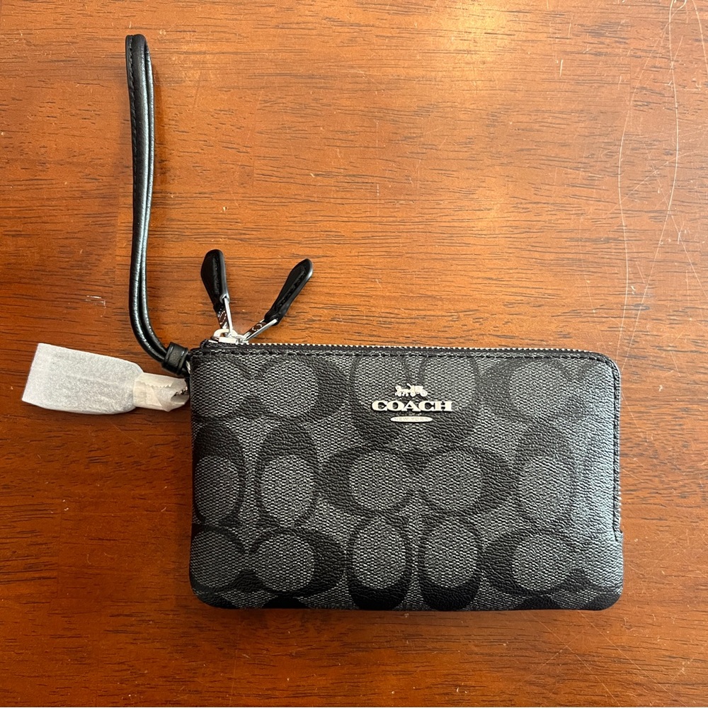 Fabulous Coach double zip wristlet